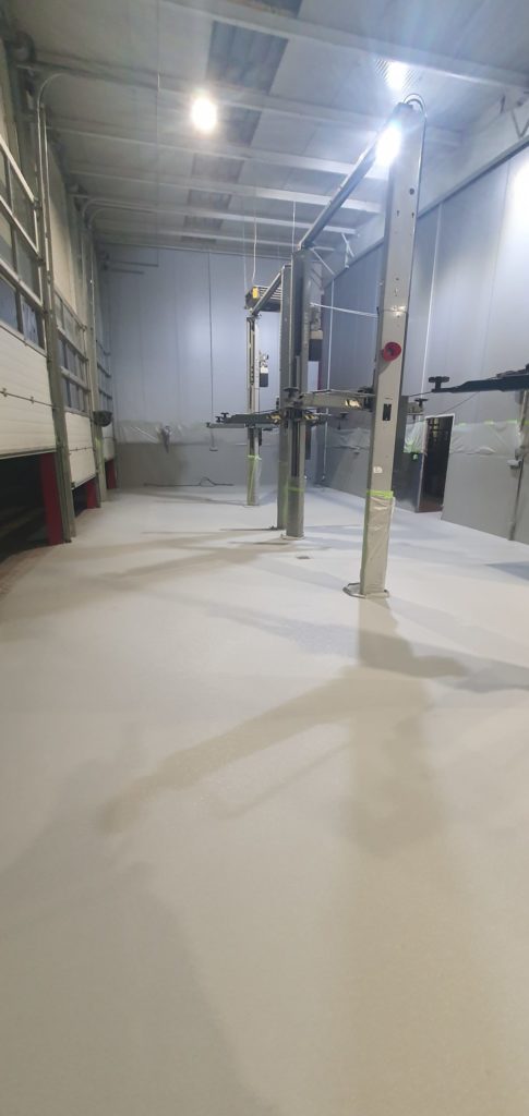 Werkstatt Autohaus Reiter nach der Polyurea Bodenbeschichtung